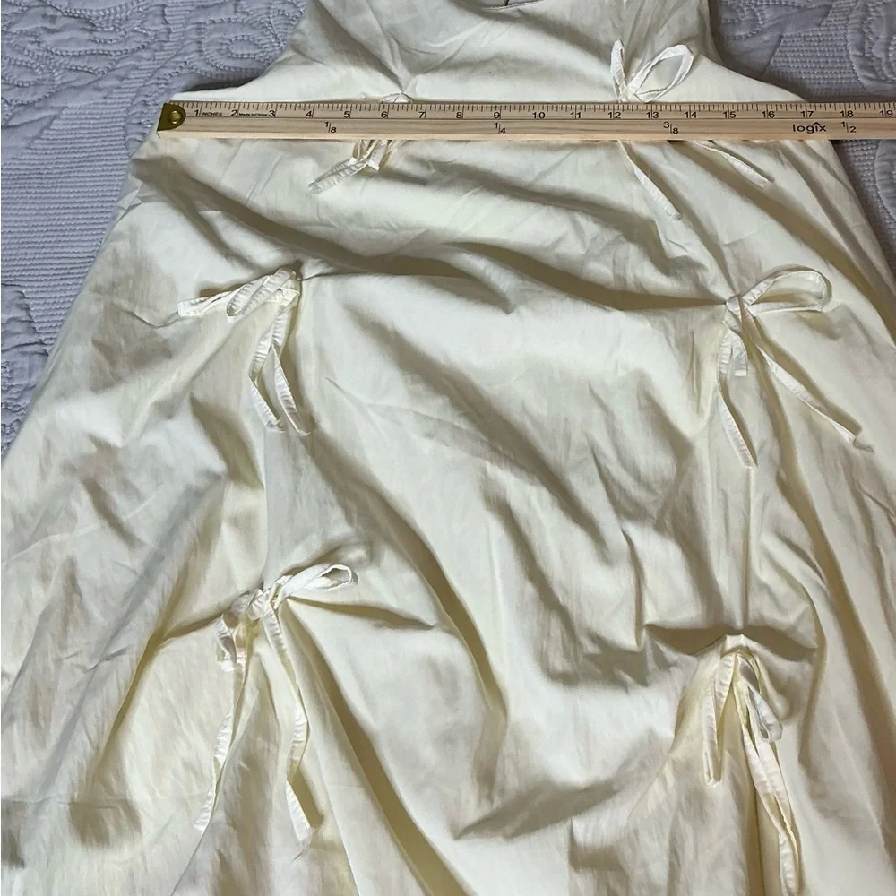 Cream Sheath Dress with Crew Neck for Cocktail Events